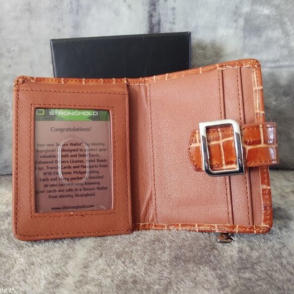 New Identity Stronghold Genuine Leather Wallet - Picture 4 of 11